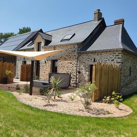 La Douce Halte - Gites Avec Spa Ou Sauna Saint-Ouen-Des-Toits 外观 照片