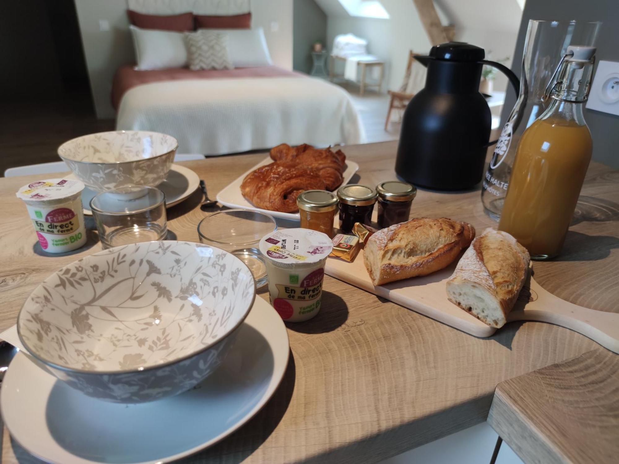La Douce Halte - Gites Avec Spa Ou Sauna Saint-Ouen-Des-Toits 外观 照片
