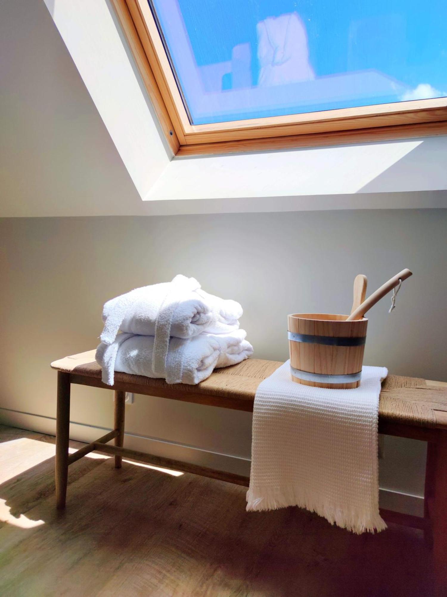 La Douce Halte - Gites Avec Spa Ou Sauna Saint-Ouen-Des-Toits 外观 照片